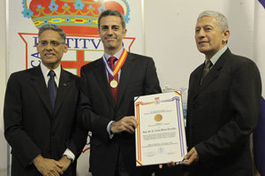 Nicaragua-Condecoracion Carlos Blasco