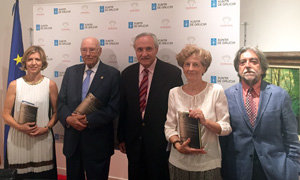 1. De izqda. a dcha., Dolores Thion, el pte. del Consejo de Estado, José M. Romay, el delegado de la Xunta en Madrid José Ramón Ónega, Ana Mª Freire y José Manuel G. Herrán