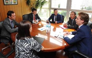 A Coruña
O director xeral de Relacións Exteriores e coa UE, Jesús Gamallo, e o do IGAPE, Javier Aguilera, manterán unha xuntanza co embaixador do Vietnam en España, H.E Nguyen Ngoc Binh
12/09/2016
Foto Moncho Fuentes / AGN A Coruña