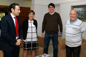 De izda. a dcha., Guillermo Martínez, Begoña Serrano, Bany Ordoñez, y Miguel Ángel Bobes.