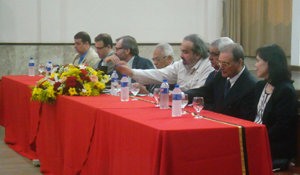 Diferentes autoridades participaron en la sesión de la Cámara por el Día de la Hispanidad.