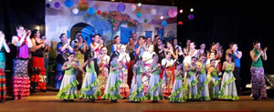 Un momento de la participación en el festival de danzas. Un momento de la participación en el festival de danzas.