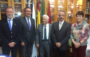 Antonio Domenech, Juan Espadas, Alfredo Otero, José Luis Bermúdez y Rosa Giménez, durante el acto. Antonio Domenech, Juan Espadas, Alfredo Otero, José Luis Bermúdez y Rosa Giménez, durante el acto.