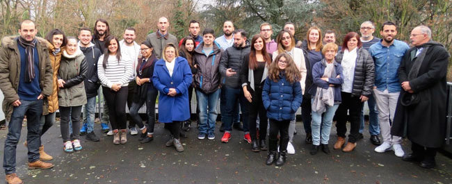 Foto de familia de los participantes en el seminario informativo. Foto de familia de los participantes en el seminario informativo.