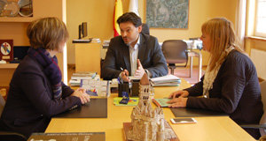 Rodríguez Miranda recibió a la presidenta y secretaria del Centro Galicia en Ponferrada. Rodríguez Miranda recibió a la presidenta y secretaria del Centro Galicia en Ponferrada.