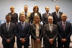 Dirigentes del Ministerio de Empleo y Seguridad Social asistentes al acto. Dirigentes del Ministerio de Empleo y Seguridad Social asistentes al acto.