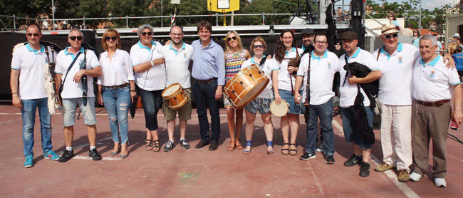 Directivos y miembros de la agrupación folclórica de la Casa Gallega de Fuenlabrada, que este año ejerció de anfitriona. Directivos y miembros de la agrupación folclórica de la Casa Gallega de Fuenlabrada, que este año ejerció de anfitriona.