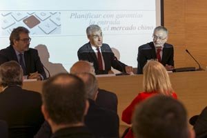 Francisco Conde, durante su intervención en una reciente jornada de internacionalización en el mercado chino.
foto xoán crespo
17/04/17 Francisco Conde, durante su intervención en una reciente jornada de internacionalización en el mercado chino.
foto xoán crespo
17/04/17