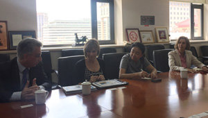 Nava Castro, durante la reunión con representantes de la Administración Nacional de Turismo (CNTA). Nava Castro, durante la reunión con representantes de la Administración Nacional de Turismo (CNTA).