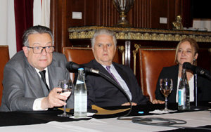 Herrero de Miñon, tras recibir la declaración de Visitante Ilustre 2
