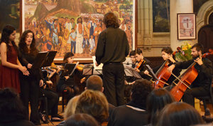 La soprano Silvina Suárez y la mezzosoprano Julieta Cao actuaron junto a la Orquesta de Cámara. La soprano Silvina Suárez y la mezzosoprano Julieta Cao actuaron junto a la Orquesta de Cámara.
