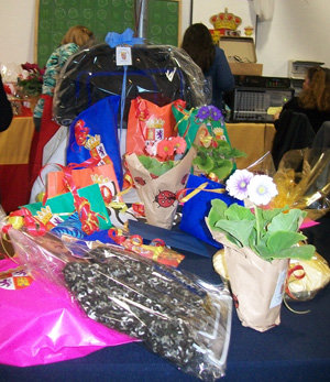 Algunos de los regalos que sortearon a lo largo de la jornada. Algunos de los regalos que sortearon a lo largo de la jornada.