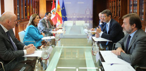 Un momento de la reunión con la delegación peruana. Un momento de la reunión con la delegación peruana.