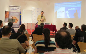 El directivo de Level UP Carlos Carcelén, en un momento de su exposición. El directivo de Level UP Carlos Carcelén, en un momento de su exposición.