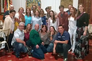 Miembros de la Junta Directiva, familiares y amigos presentes en la celebración. Miembros de la Junta Directiva, familiares y amigos presentes en la celebración.