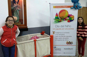 Niños del Centro Gallego de La Plata, en la colecta. Niños del Centro Gallego de La Plata, en la colecta.