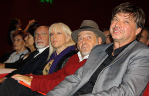 María Michelón Martínez, María Fiorentino, José Luis Mira Lema, Pilar Berzosa, Javier Muñiz y Roberto Lázaro. María Michelón Martínez, María Fiorentino, José Luis Mira Lema, Pilar Berzosa, Javier Muñiz y Roberto Lázaro.