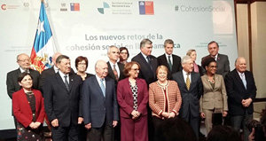 Foto de familia de los participantes. Foto de familia de los participantes.