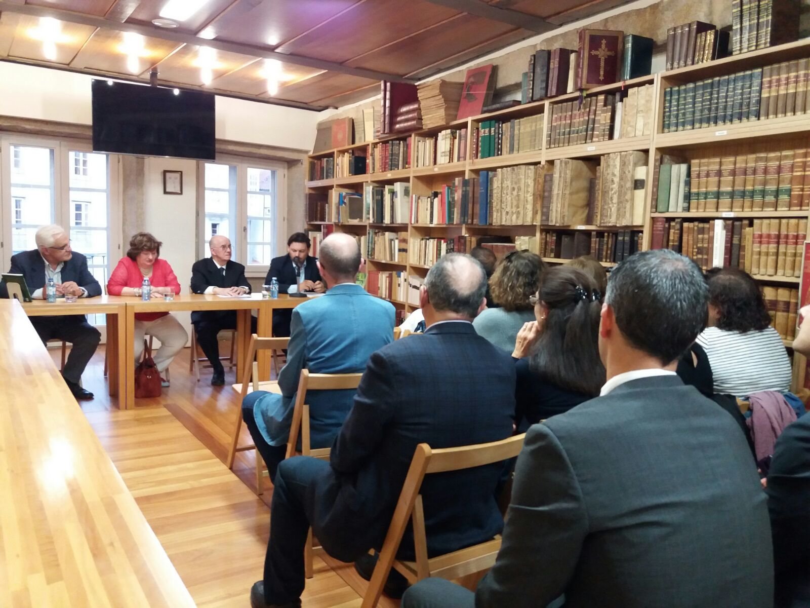 Intervención del secretario xeral de Emigración durante la presentación del libro. Intervención del secretario xeral de Emigración durante la presentación del libro.