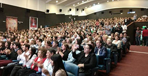 El público llenó el aforo del Cine Teatro Español. El público llenó el aforo del Cine Teatro Español.