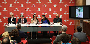 Desde la izquierda, Antonio Moral (CNDM), Juan Manuel Bonet (Instituto Cervantes), Montserrat Iglesias (INAEM), Helena Pimenta (CNTC) y Martín López-Vega (director de Cultura del Cervantes). Desde la izquierda, Antonio Moral (CNDM), Juan Manuel Bonet (Instituto Cervantes), Montserrat Iglesias (INAEM), Helena Pimenta (CNTC) y Martín López-Vega (director de Cultura del Cervantes).