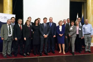 Feijóo posa junto a otros asistentes a la Conferencia sobre el Brexit. Feijóo posa junto a otros asistentes a la Conferencia sobre el Brexit.