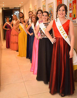 Las representantes de cada provincia que se presentaron a ser reinas. Las representantes de cada provincia que se presentaron a ser reinas.