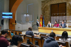 Rosa Balas presidió la presentación de la nueva Plataforma. Rosa Balas presidió la presentación de la nueva Plataforma.