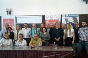 Algunos de los asistentes al acto de lanzamiento. Algunos de los asistentes al acto de lanzamiento.