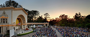 Vista de la plaza que acoge el órgano de San Diego. Vista de la plaza que acoge el órgano de San Diego.