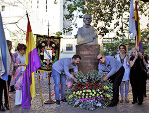 Ofrenda floral a Castelao en Buenos Aires