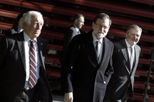 El presidente del Gobierno, Mariano Rajoy, es recibido, a su llegada al Museo Nacional Centro de Arte Reina Sofía, por el ministro de Educación, Cultura y Deporte, Iñigo Méndez de Vigo, y por el Alto Comisionado del Gobierno para la Marca España El presidente del Gobierno, Mariano Rajoy, es recibido, a su llegada al Museo Nacional Centro de Arte Reina Sofía, por el ministro de Educación, Cultura y Deporte, Iñigo Méndez de Vigo, y por el Alto Comisionado del Gobierno para la Marca España