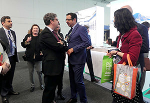 Un momento del encuentro entre Álvaro Nadal y Julio González Zapico. Un momento del encuentro entre Álvaro Nadal y Julio González Zapico.