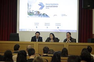 10,00 h.- O secretario xeral da Emigración, Antonio Rodríguez Miranda, inaugurará as Xornadas BEME Emprego das Bolsas Excelencia Mocidade Exterior na Universidade de Santiago de Compostela. No salón de actos da Facultade de Filosofía (praza de Mazarelos, s/n).
foto xoán crespo
09/04/18