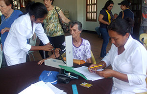 Un momento de la atención de salud que se llevó a cabo. Un momento de la atención de salud que se llevó a cabo.