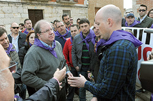 Un momento de la visita del presidente de Castilla y León a Villalar de los Comuneros. Un momento de la visita del presidente de Castilla y León a Villalar de los Comuneros.