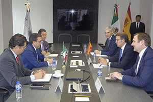 Reunión entre el presidente de la Xunta y el secretario de Economía del Gobierno de México. Reunión entre el presidente de la Xunta y el secretario de Economía del Gobierno de México.