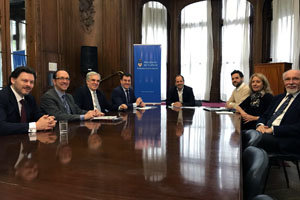 Asistentes a la reunión que tuvo lugar en el Ministerio de Cultura argentino. Asistentes a la reunión que tuvo lugar en el Ministerio de Cultura argentino.