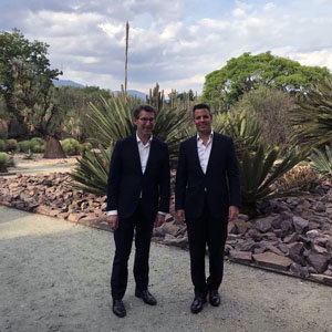 Alberto Núñez Feijóo y el gobernador de Oaxaca, Alejandro Murat, durante su encuentro. Alberto Núñez Feijóo y el gobernador de Oaxaca, Alejandro Murat, durante su encuentro.