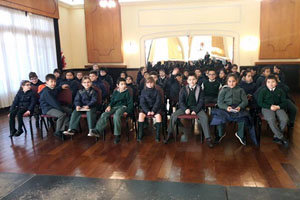 Los alumnos del Colegio, durante su visita a la Asociación. Los alumnos del Colegio, durante su visita a la Asociación.