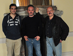 Manoel Carrete –acompañado por Francisco María Charters Miranda y Álvaro Moreira–,  durante su visita al Centro Galego de Lisboa.