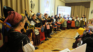 Un momento de la actuación musical que se llevó a cabo durante el acto. Un momento de la actuación musical que se llevó a cabo durante el acto.