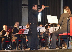 Un momento de la actuación de la Banda Sinfónica Filarmónica de Bahía Blanca.