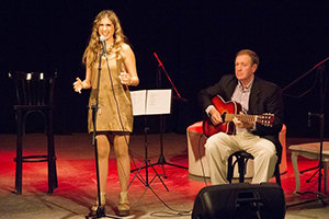 Actuación del concierto 'Mil canciones' en la Asociación Española de Laprida. Actuación del concierto 'Mil canciones' en la Asociación Española de Laprida.