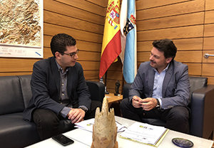 Alexandre Sotelino y Rodríguez Miranda, durante la reunión mantenida en Santiago. Alexandre Sotelino y Rodríguez Miranda, durante la reunión mantenida en Santiago.