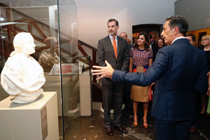 Los Reyes, durante la visita a la exposición ‘Recovered Memories: Spain, New Orleans, and the Support for the American Revolution’. Los Reyes, durante la visita a la exposición ‘Recovered Memories: Spain, New Orleans, and the Support for the American Revolution’.