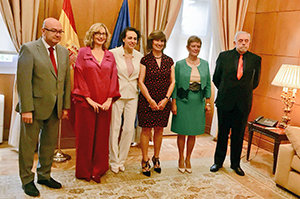 La ministra Magdalena Valerio, junto con los altos cargos que tomaron posesión. La ministra Magdalena Valerio, junto con los altos cargos que tomaron posesión.