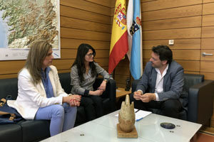 Miranda, durante su reunión con las dirigentes de la Asociación de Venezolanos de Lugo. Miranda, durante su reunión con las dirigentes de la Asociación de Venezolanos de Lugo.
