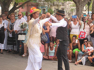 El acto cultural contó con diferentes grupos de baile. El acto cultural contó con diferentes grupos de baile.