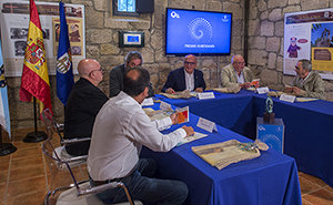 Un momento de la reunión del jurado, presidida por Baltar. Un momento de la reunión del jurado, presidida por Baltar.
